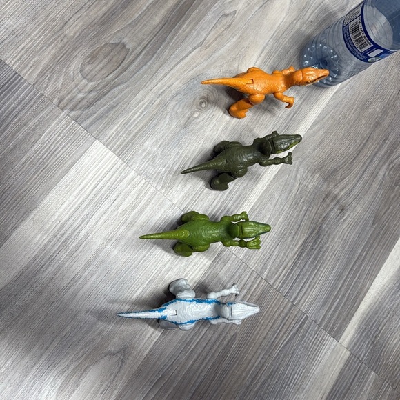 🏴 Dinosaur Action Figure Set - Picture 6 of 7